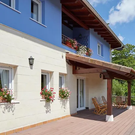 Hotel Txoriene -